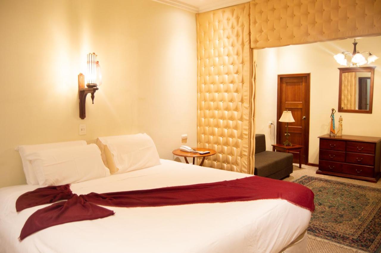 Hotel Carvallo Куенка Екстериор снимка