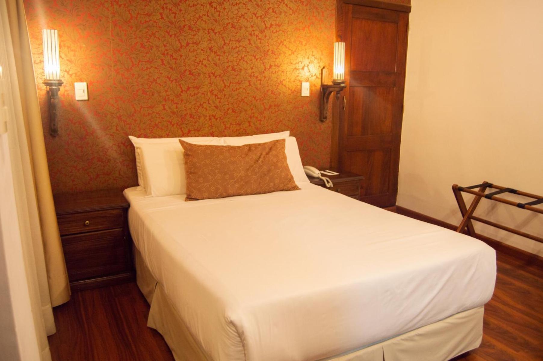 Hotel Carvallo Куенка Екстериор снимка